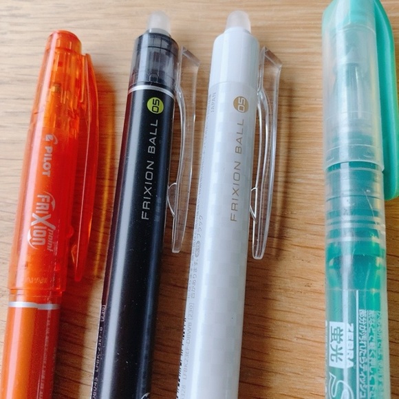 Pilot FriXion Ball Clicker Pen, Big Fluorescent Pen, staple page flags - Picture 4 of 8